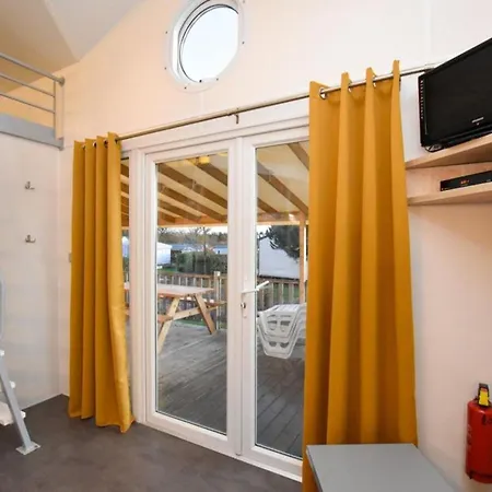 Mobil-home Spacieux Pour 9 Pers. - Api-1-52-1993 * Thiviers